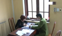 Nữ quái liều lĩnh rao bán ma túy giữa thanh thiên bạch nhật